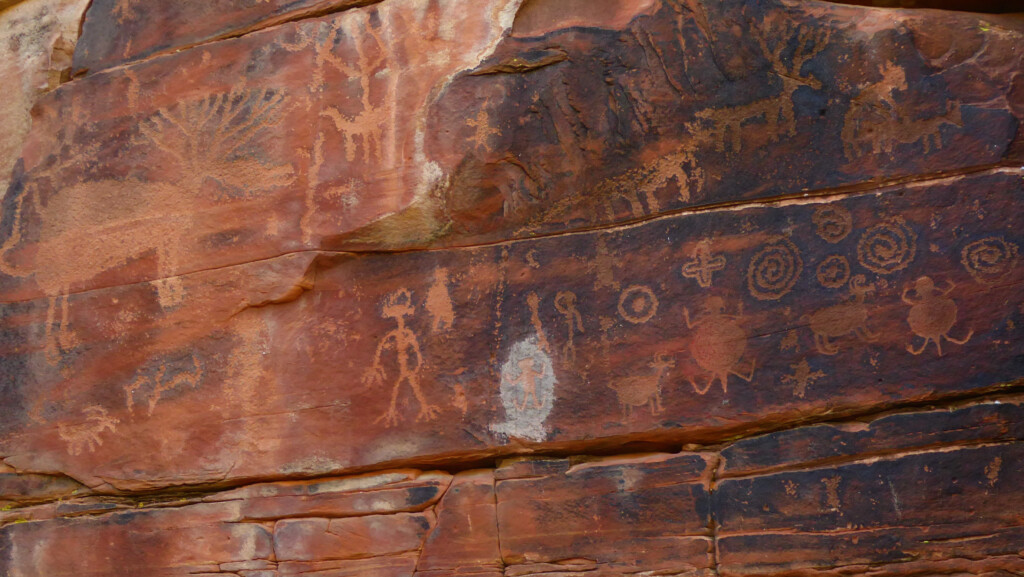 Amazing Places Petroglyphs Montezuma Well Are Worth The Visit The 