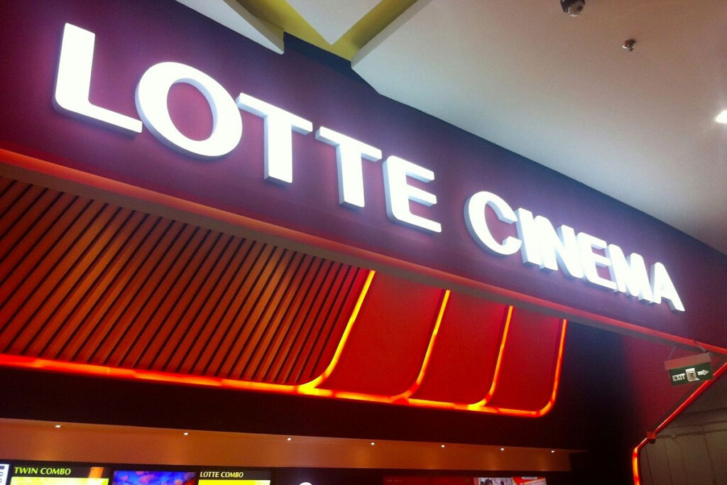 Lotte Cinema Fined 1 100 After Photo Of Maggot Filled Drink Dispenser 