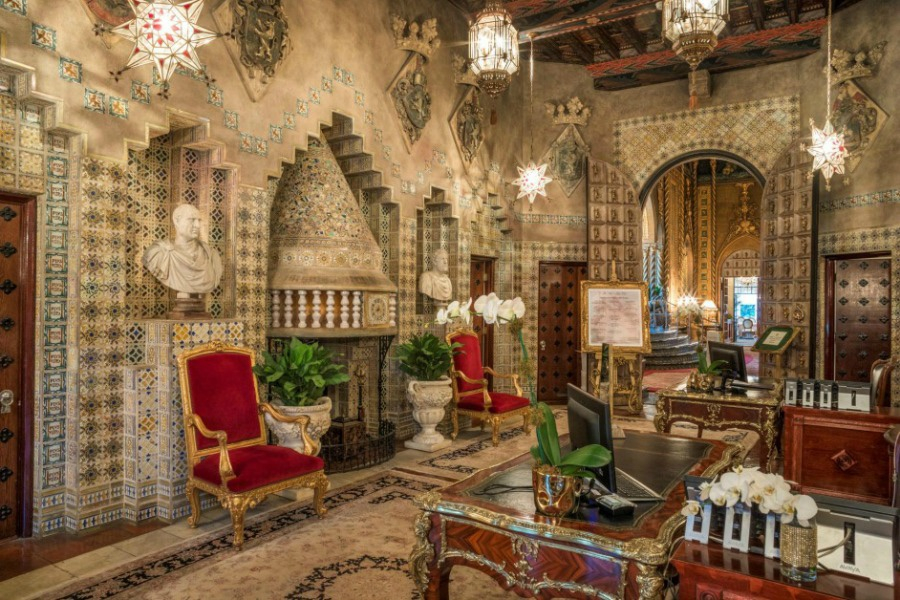 President Donald Trump s Mar a Lago Office Makes White House Look Like 